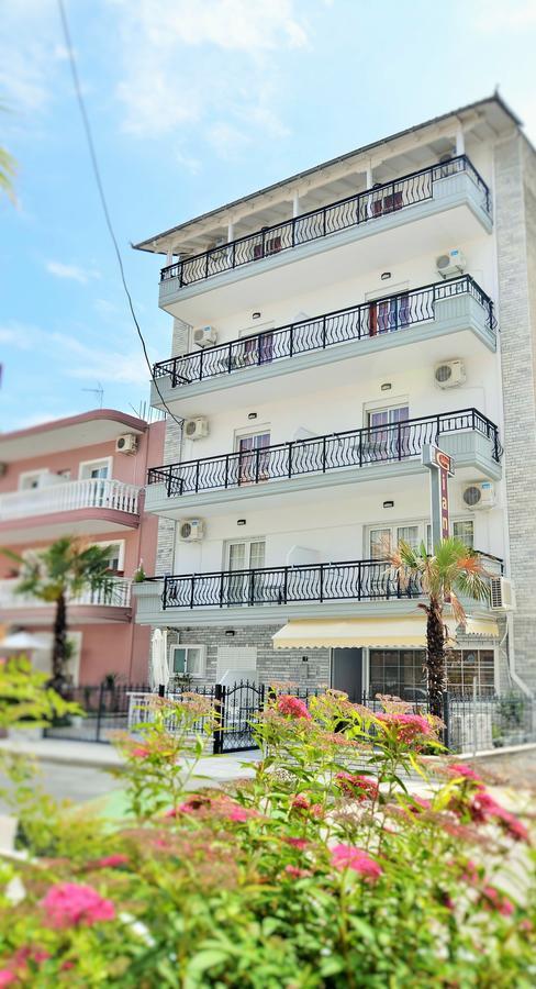 Giannis Hotel Paralía Buitenkant foto