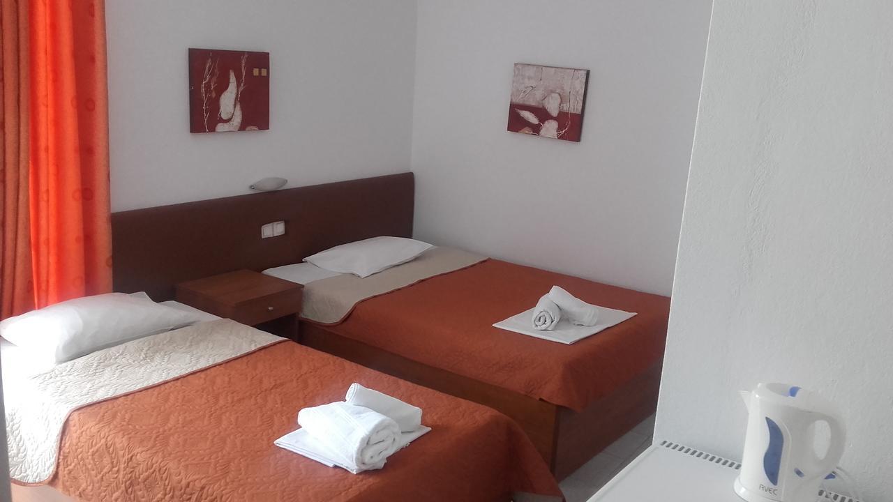 Giannis Hotel Paralía Buitenkant foto